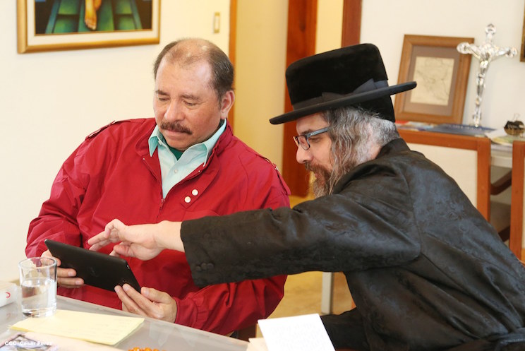 Presidete Daniel se re&uacute;ne con rabino Yechiel Zayde